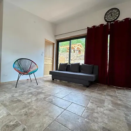Maison Pres De Avec Piscine Jardin